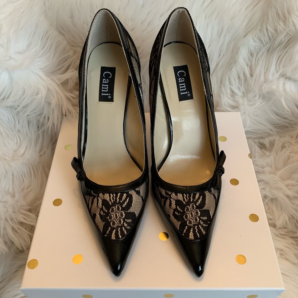 Cami Bow & Lace  Formal Pumps